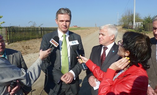 Echo Dnia: Sprawdzili jak powstają nowe drogi w gminie Pawłów