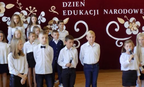 Dzień Edukacji Narodowej w Publicznej Szkole Podstawowej w Łomnie