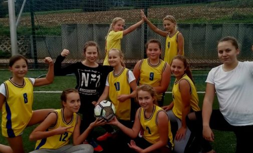 Dziewczęta z PSP w Rzepinie Mistrzyniami Gminy Pawłów w mini piłce nożnej