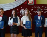 Uroczyste zakończenie roku szkolnego 2021/2022 w Publicznej Szkole Podstawowej w Łomnie